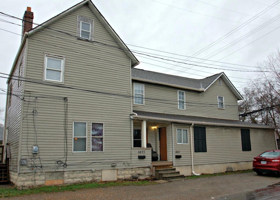 661 E 11th
