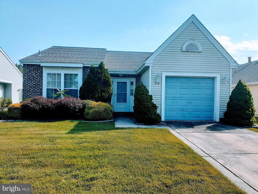 712 Chickory Dr, Mount Laurel, NJ 08054 - photo 1