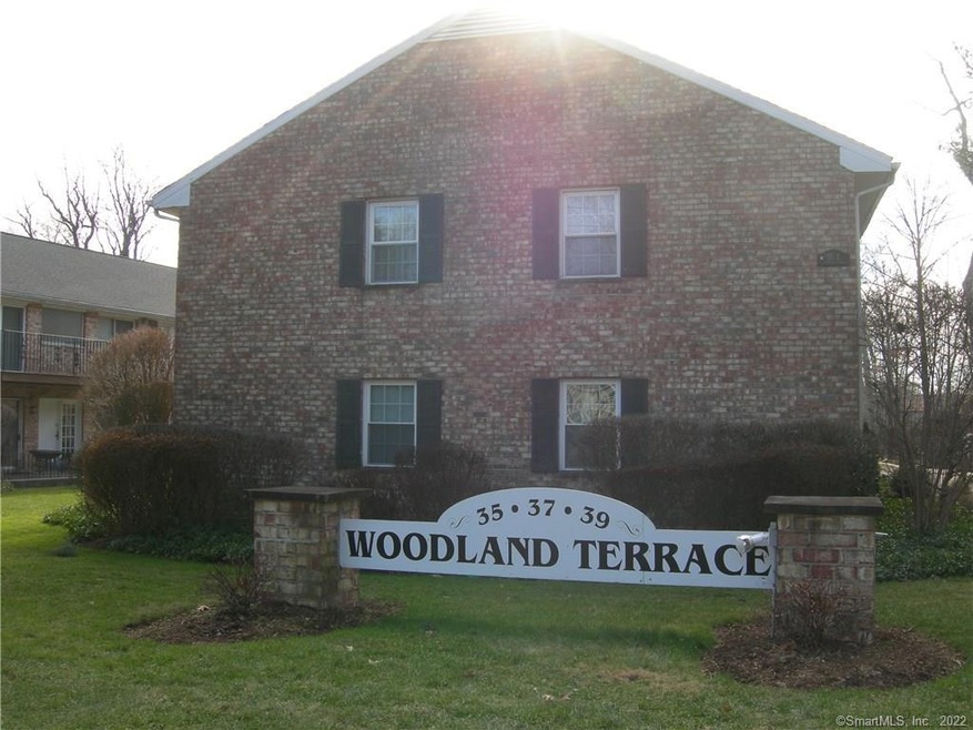 35 Woodway Rd unit A3, Stamford, CT 06907 - photo 1