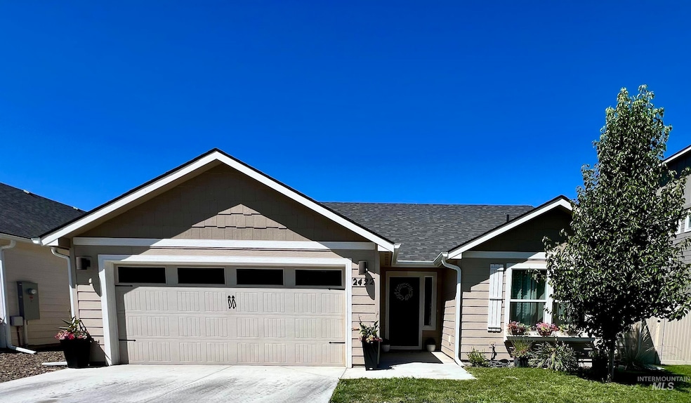For Sale $419,900 • Co-Listing Agent