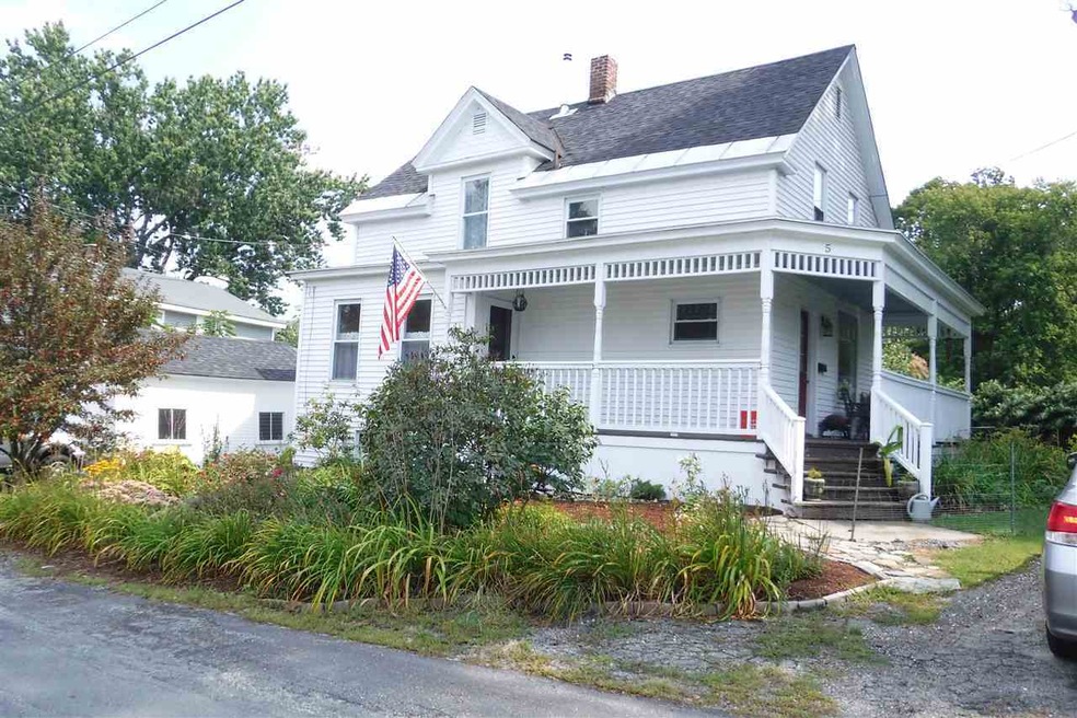 5 Osgood Ave, Claremont, NH 03743 - photo 1
