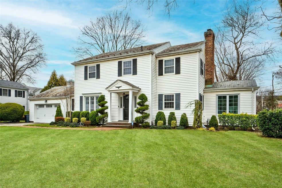 30 Borglum Rd, Manhasset, NY 11030 - photo 1