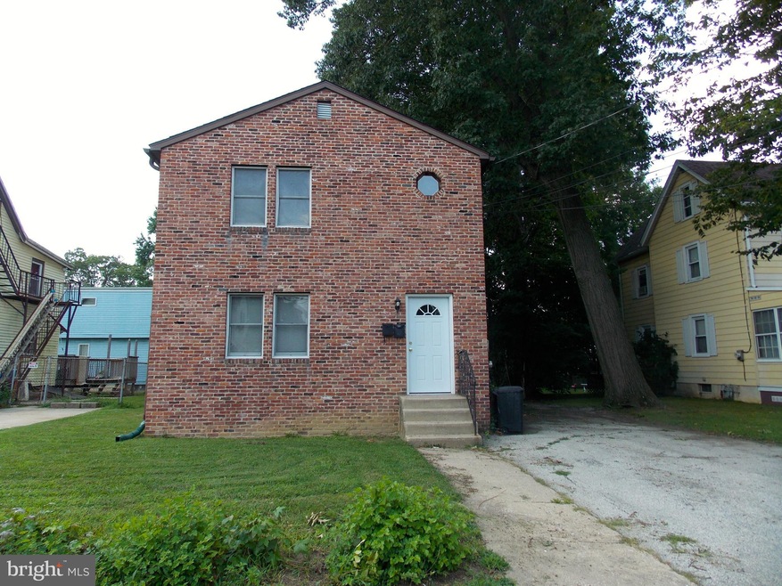 633 Andrews Ave, Darby, PA 19023 - photo 1