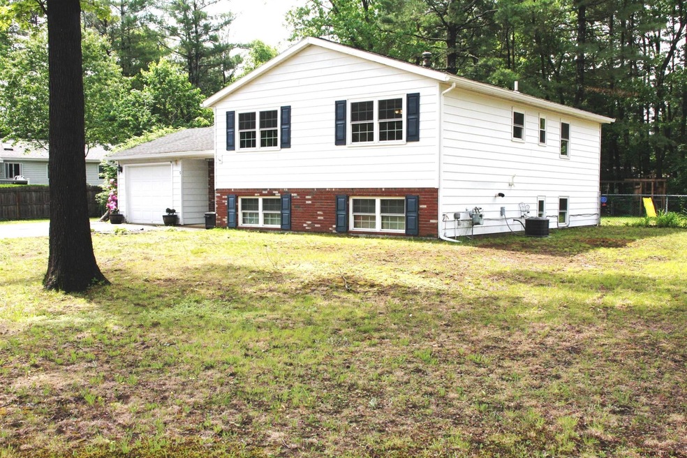 5 Van Tassel Ln, Milton, NY 12020 - photo 1