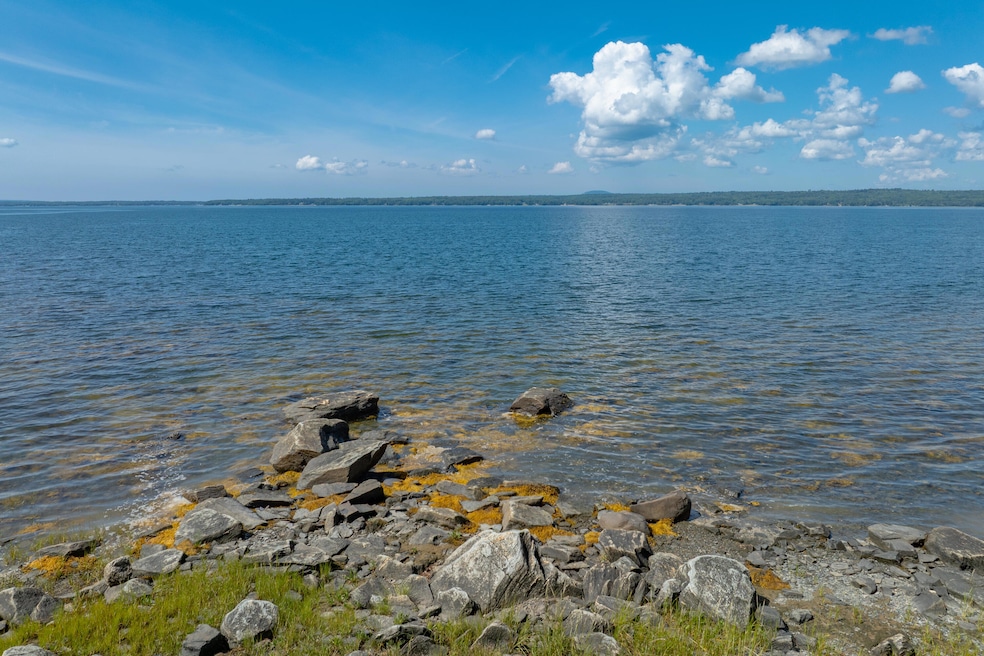 For Sale $550,000 • Co-Listing Agent