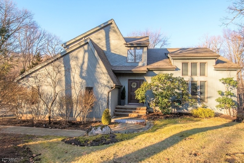 8 Pheasant Run, Kinnelon, NJ 07405 - photo 1