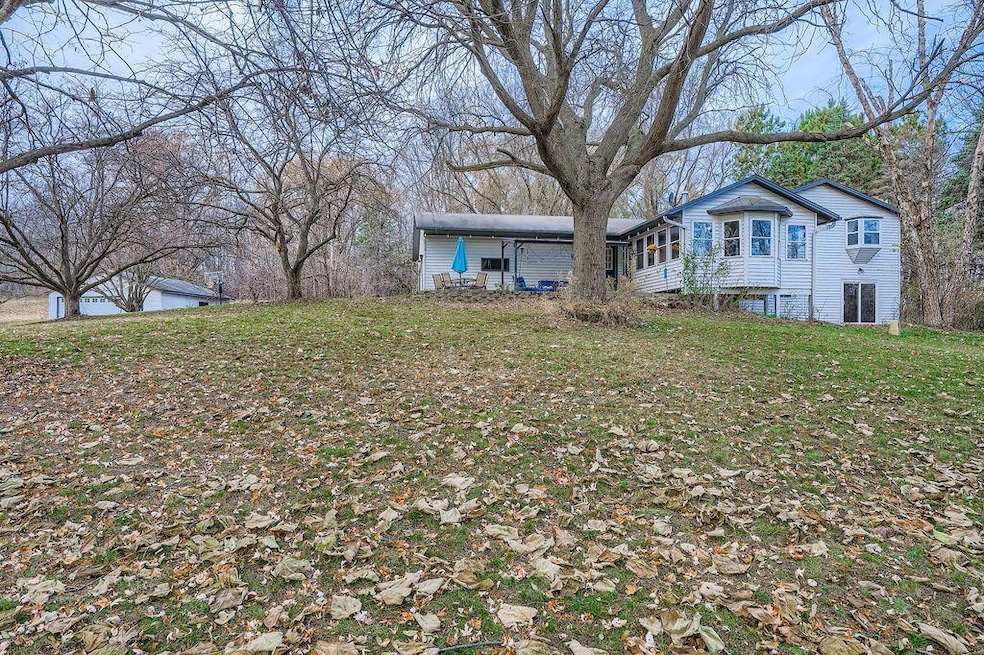 21581 Creekside Cir, Lakeville, MN 55044 - photo 1