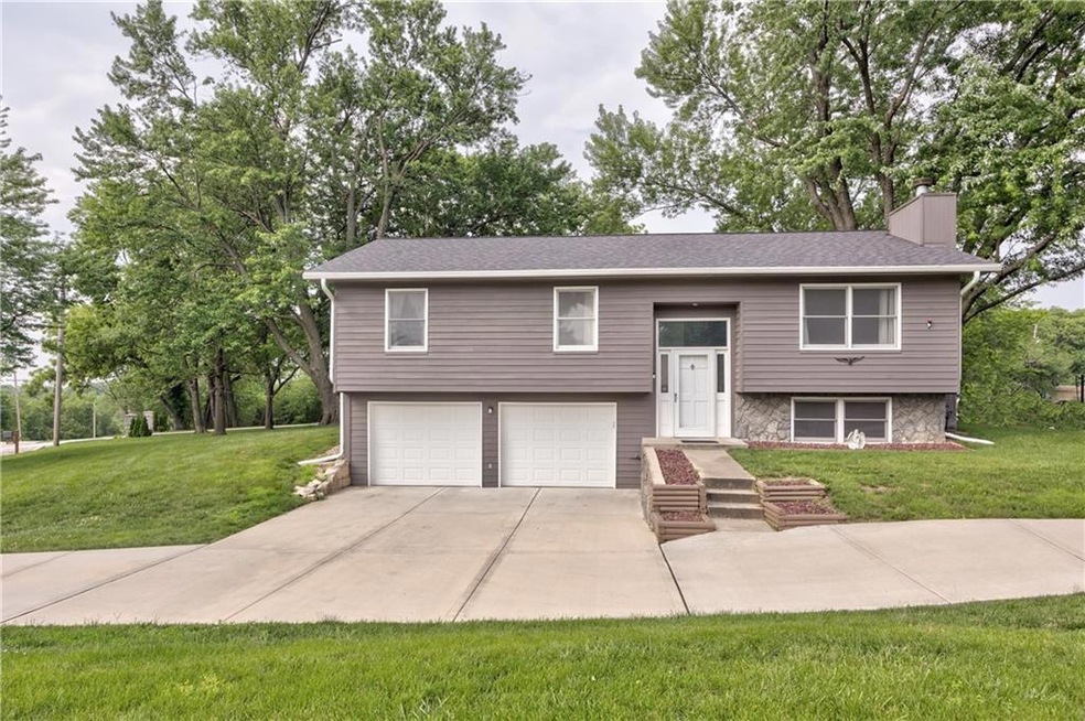 21303 W 70th St, Shawnee, KS 66218 - photo 1