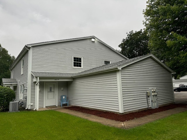 1401 N Glen Cir unit B, Aurora, IL 60506 - photo 1