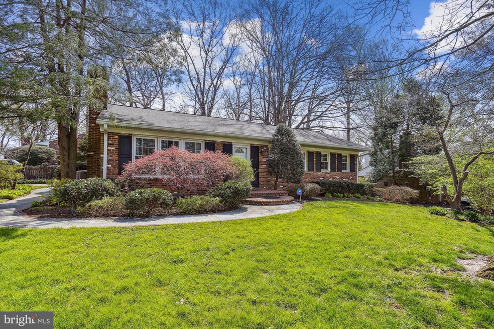 7310 Pinecastle Rd, Falls Church, VA 22043 - photo 1