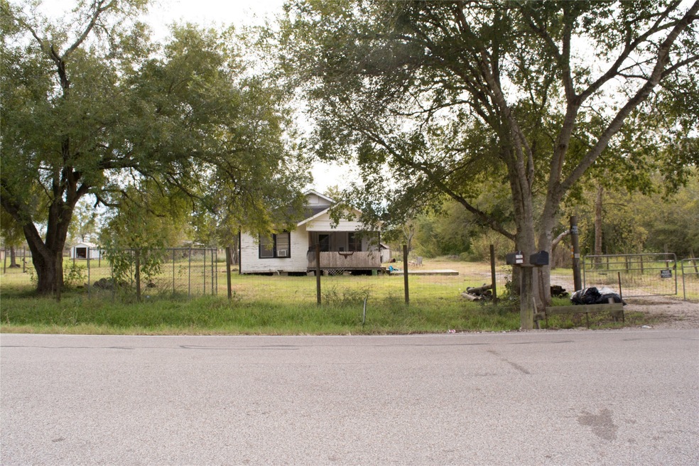 7710 Lester St, Pearland, TX 77584 - photo 1