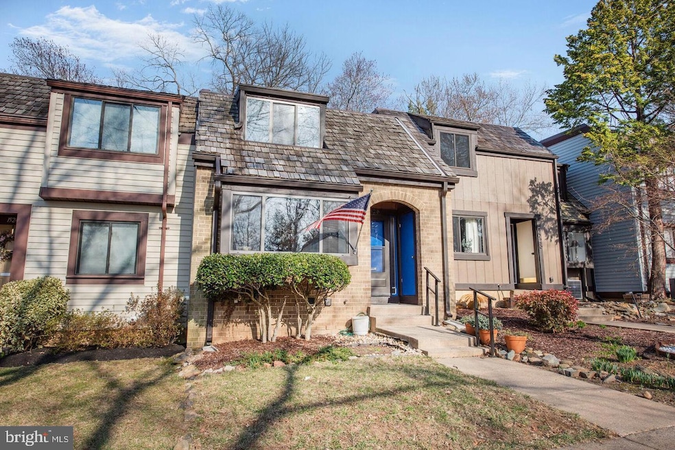 1526 Scandia Cir, Reston, VA 20190 - photo 1