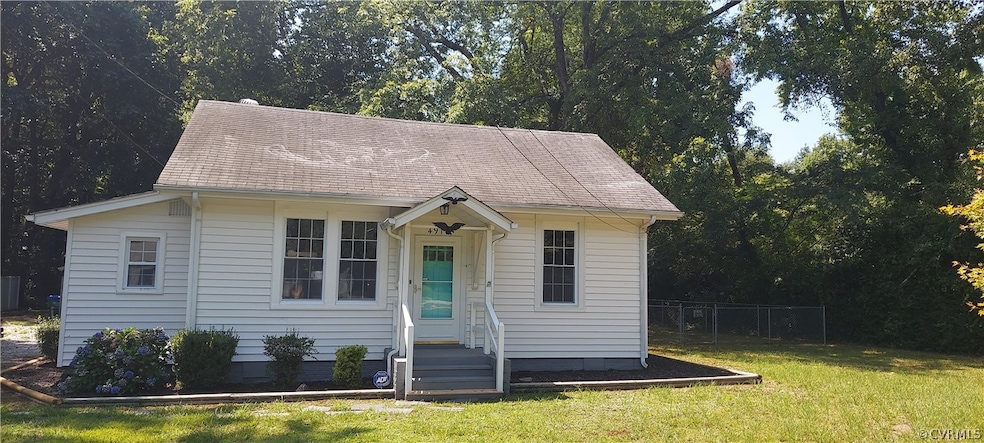 Welcome to cute bugalow w/vinly siding, new windows, new hvac and new electrical box