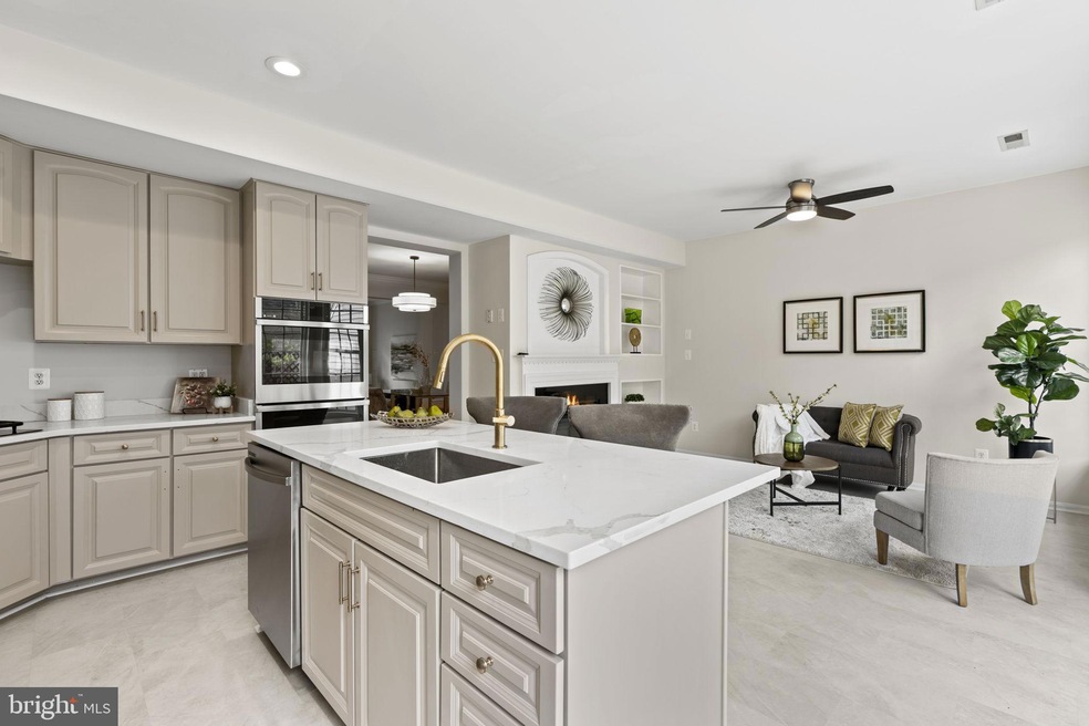 42487 Regal Wood Dr, Ashburn, VA 20148 - photo 1