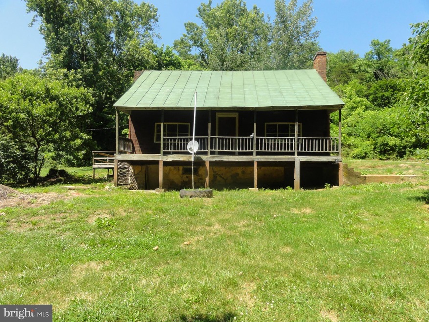 915 Hinton Rd, Luray, VA 22835 - photo 1