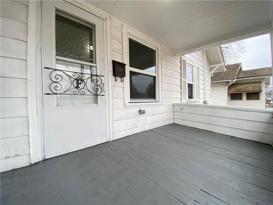 2724 E Grand Ave, Des Moines, IA 50317 - photo 1