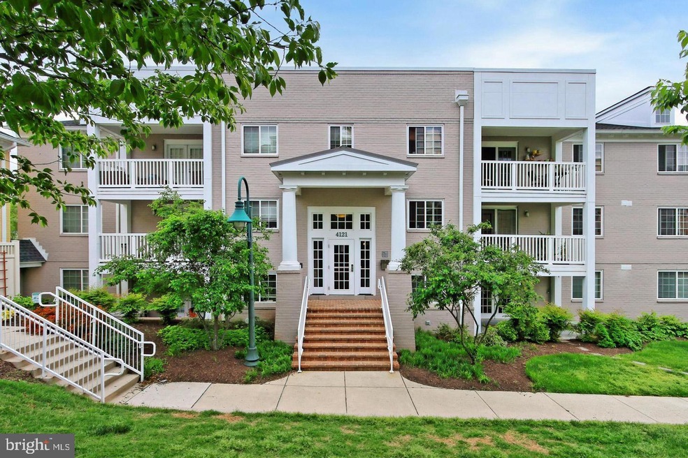 4121 S Four Mile Run Dr unit 403, Arlington, VA 22204 - photo 1