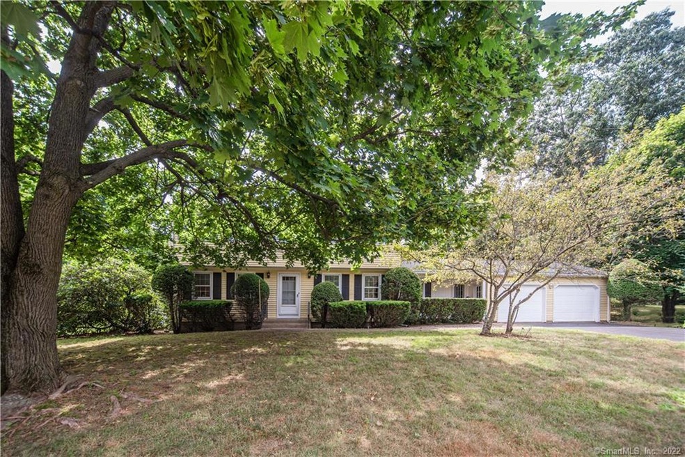 34 Carriage Dr, Cheshire, CT 06410 - photo 1