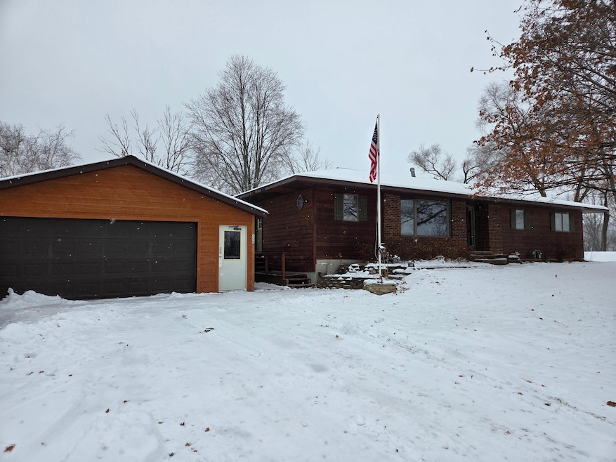 306 S Burr Oak St, Rushford, MN 55971 - photo 1