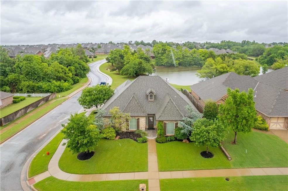 19436 Crest Ridge Dr, Edmond, OK 73012 - photo 1