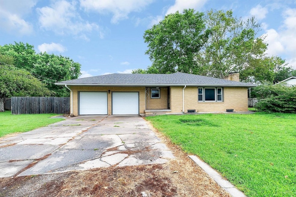 1728 N Colorado St, Wichita, KS 67212 - photo 1