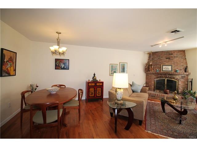 91 Ledgebrook Dr, Norwalk, CT 06854 - photo 1