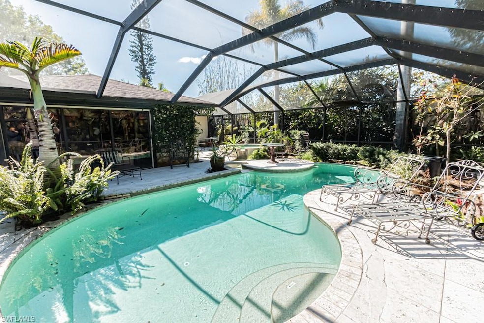 CUSTOM POOL