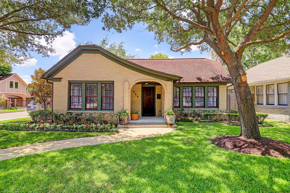 902 W Cottage St, Houston, TX 77009 - photo 1