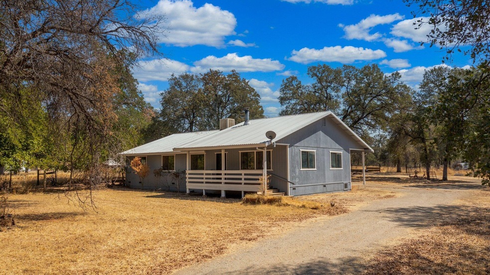 21115 Oak Knoll Rd, Redding, CA 96003 - photo 1