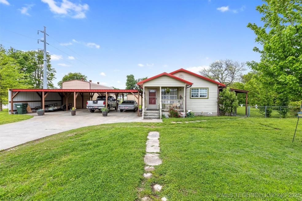 820 W 8th St, Claremore, OK 74017 - photo 1