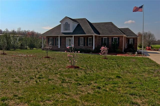 Welcome Home to 1061 Ferrells Loop Rd!  2000 sqft home all on one level w/500 sqft bonus/full bath up