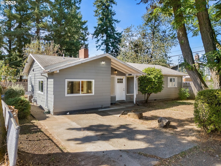 2009 SE 158th Ave, Portland, OR 97233 - photo 1