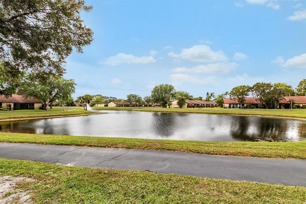 1022 green pine blvd #g (18)