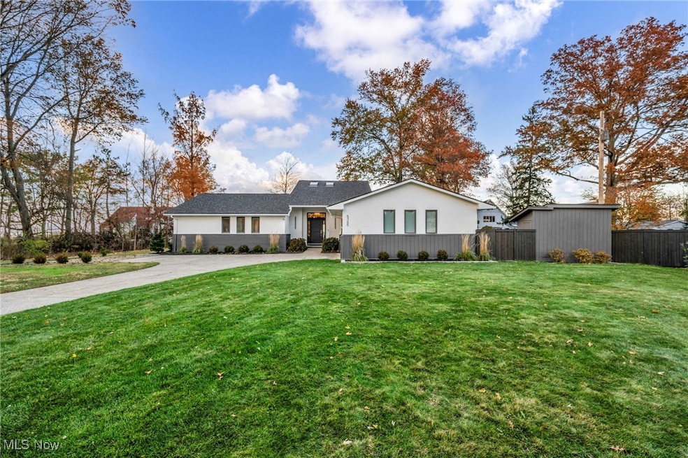 5365 E Lake Rd, Sheffield Lake, OH 44054 - photo 1