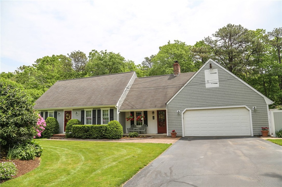 15 Tomahawk Cir, Saunderstown, RI 02874 - photo 1