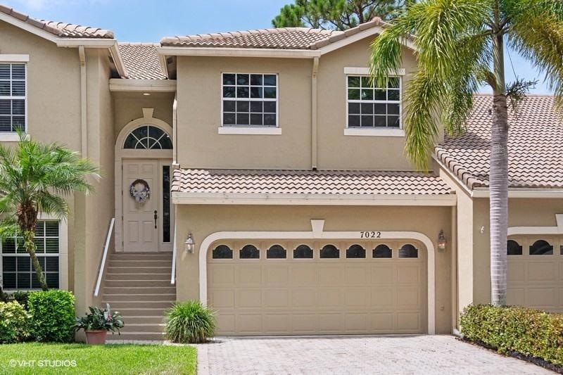 7022 Torrey Pines