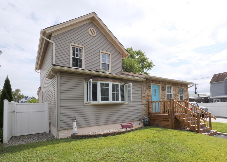 22 Prospect St, Keyport, NJ 07735 - photo 1