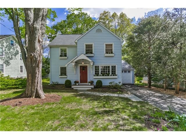 6 Franklin Avenue ....minutes to the Train Station