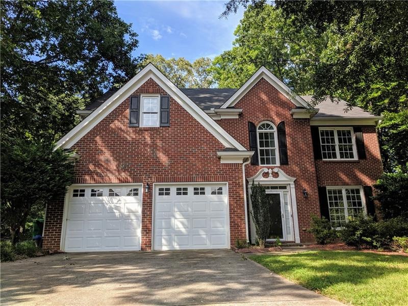 3 Sided Brick Beauty on a Cul-de-sac