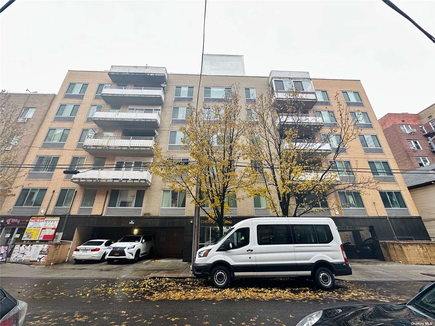 43-17 Union St unit 7E, Flushing, NY 11355 - photo 1