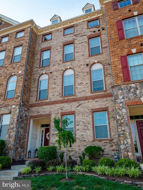 22639 Norwalk Square, Ashburn, VA 20148 - photo 1