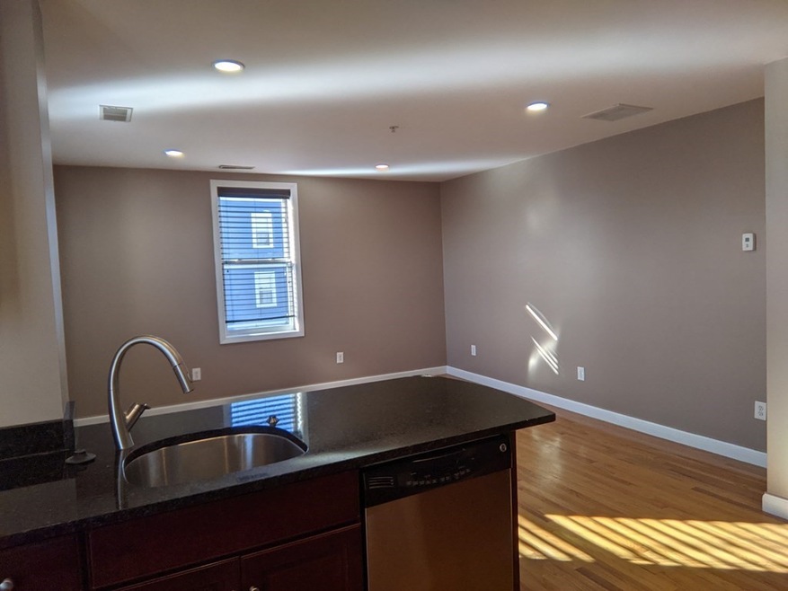 100 Fellsway W unit 207, Somerville, MA 02145 - photo 1