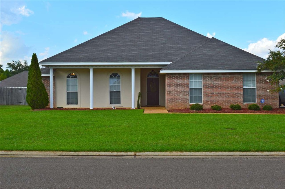 9887 Crooked Creek Blvd, Byram, MS 39272 - photo 1