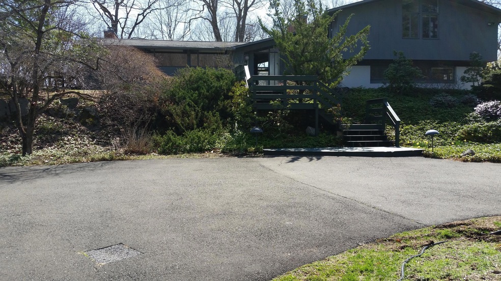 24 Olde Stone Brook Lane