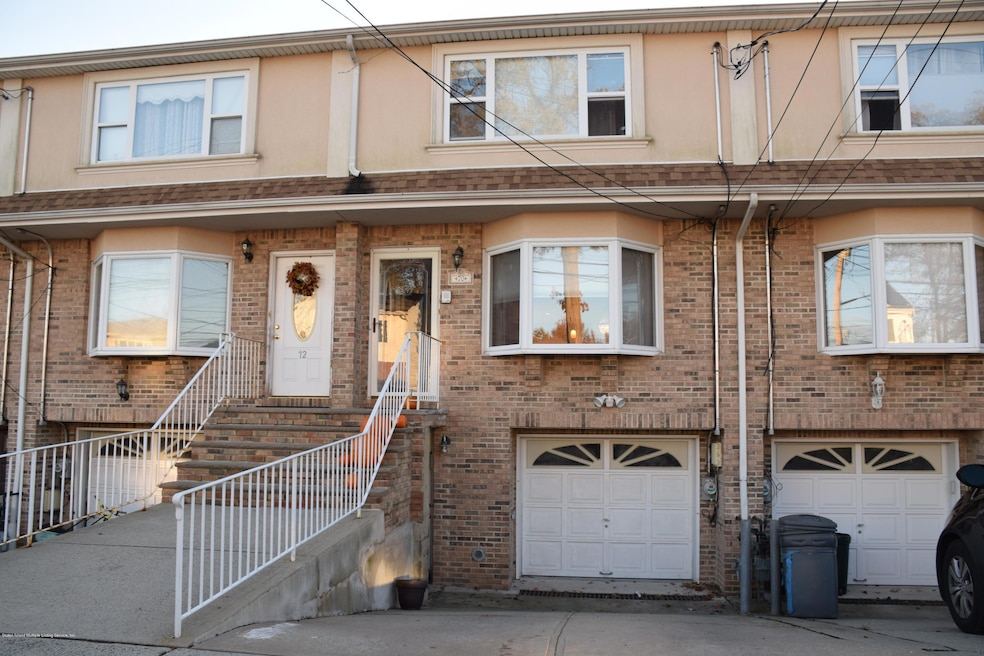 70 Lorrain Ave