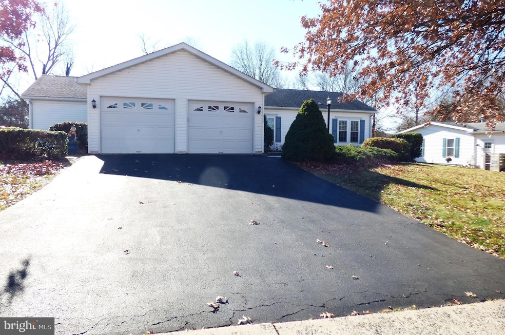 320 W 4th St, Red Hill, PA 18076 - photo 1