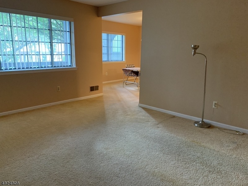 1204 Faulkner Ct, Mahwah, NJ 07430 - photo 1