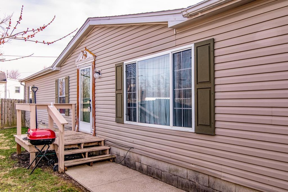 1014 E Southern Ave, Bucyrus, OH 44820 - photo 1