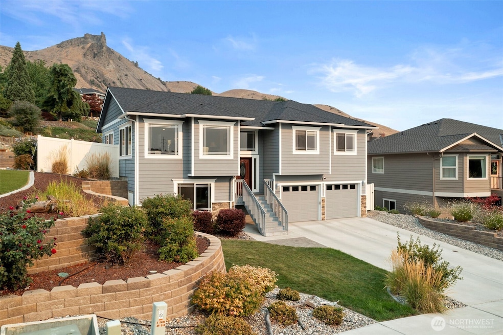 2012 Linville Dr, Wenatchee, WA 98801 - photo 1