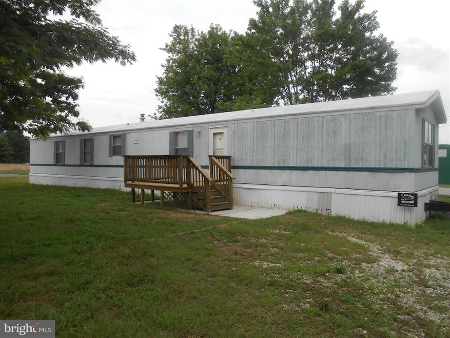 20475 Point Lookout Rd, Great Mills, MD 20634 - photo 1